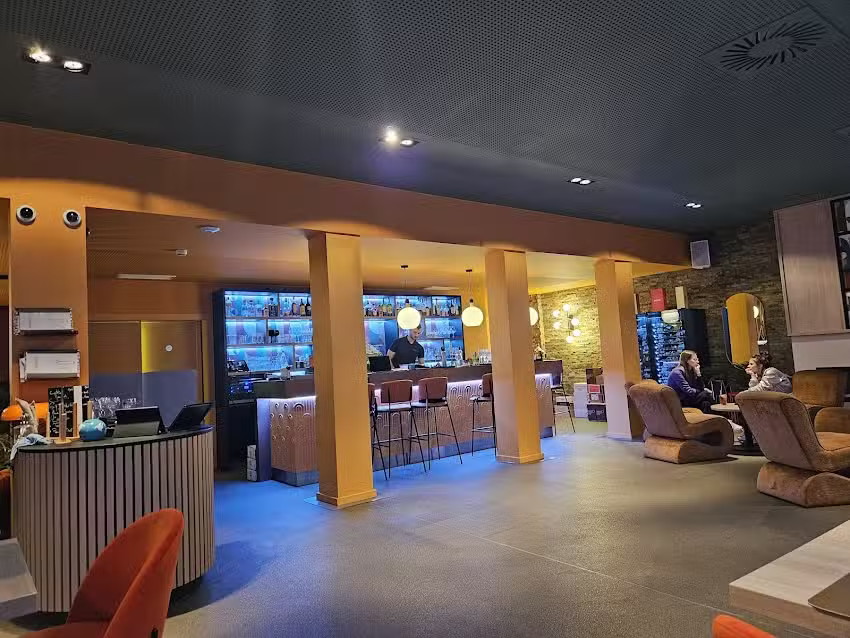 Seventy Bistro & Resto