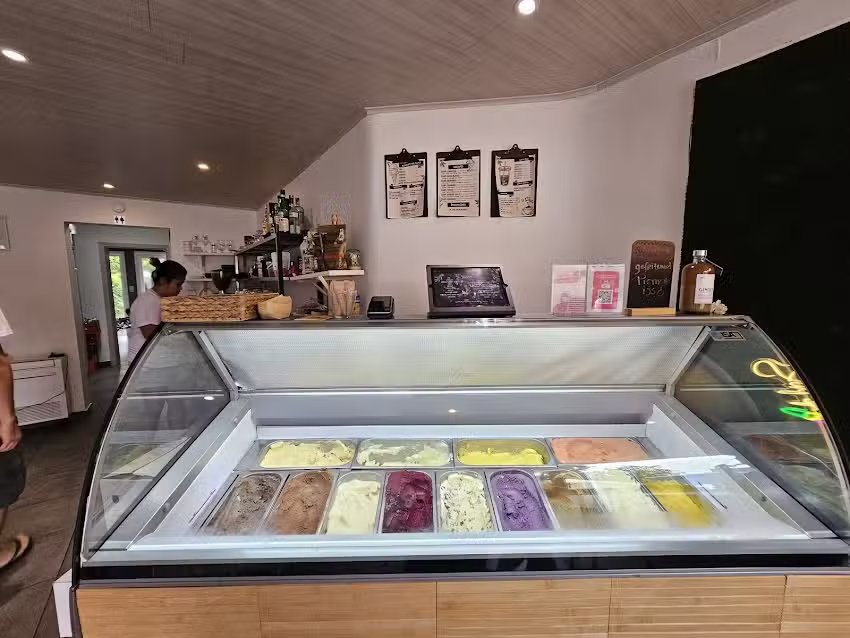 Sorbetes ni Manong Jelle -Ice cream, Pancakes & Filipino Desserts