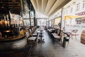 Taverne De Klokke | Eetcafé & Poolen