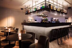 Die Living Bar & Restaurant