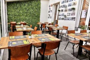 The Post Drinks & Food